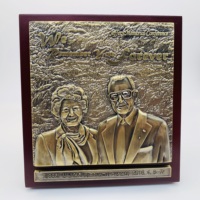 Statue en métal sculptée en 3D personnalisée Plaque en métal commémorative en bronze antique avec cadre en bois