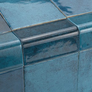Azulejo Azul Marroquí para Esquinas, 4.5 x 10 cm, 6 mm de Grosor, Acabado Brillante, Bordes Irregulares - Product Image 3