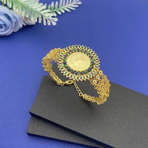 <span class=keywords><strong>Grossiste</strong></span> Flora Ensemble exquis de bracelets et bagues en laiton plaqué or et zircon pour mariages fêtes Nouveau design Cadeau de mariée - Product Image 5