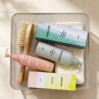Lot de Bouteilles Vides en Aluminium pour Soins de la Peau 30ml 50ml 100ml avec Pompe Distributrice pour Lotion, Shampoing, Gel Douche, avec Manchons et Kit de Base en Boîte