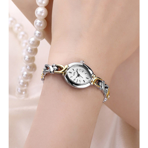 Exquisito reloj de cuarzo impermeable, pequeño y elegante para mujer, un reloj único y distintivo. - Product Image 3