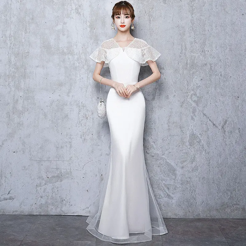 Robe élégante blanche haut de gamme pour femmes, robe de mariée modeste à manches courtes