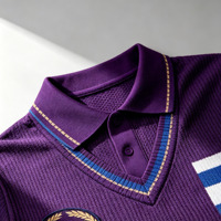 Pull-over polo personnalisé pour homme en tricot à manches courtes avec broderie jacquard et patch lettres, idéal pour les fraternités