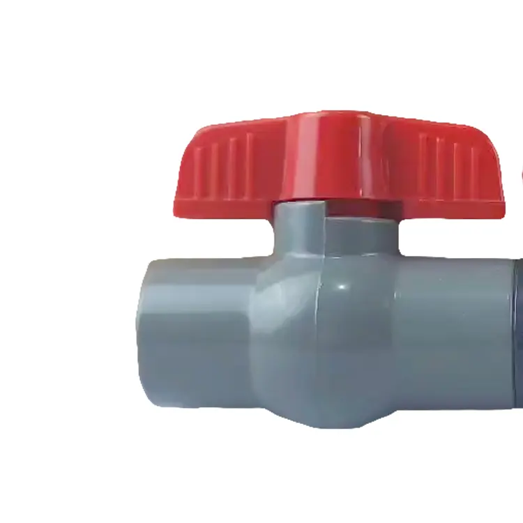 Enchufe de Venta caliente/conector roscado accesorios de tubería de plástico válvula de bola de PVC