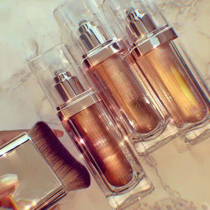 Muestra Gratuita de Maquillaje OEM, Aceite Corporal Brillante, <span class=keywords><strong>Iluminador</strong></span> Líquido Born to Glow, Bronce - Product Image 4
