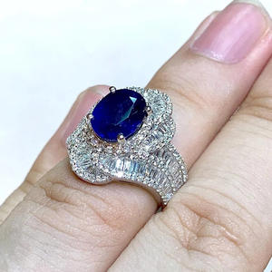 Anello in Oro Bianco con Diamante Taglio Ovale Colore D Naturale Gioiello di Fidanzamento per Donna - Product Image 3