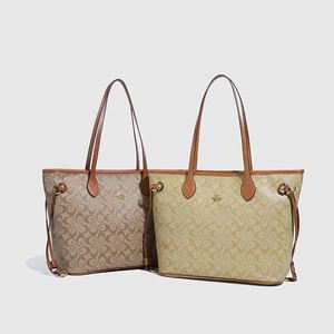 2025 Luxury High-End Women's Tote Handbag <b>Large</b> Capacity Zipper Closure PU <b>Shoulder</b> <b>Bag</b> with Polyester Lining for Spring Season - Product Image 6