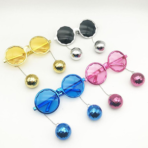 Gafas Divertidas de Bola de Discoteca Retro al por Mayor para Despedidas de <span class=keywords><strong>Soltera</strong></span>, San Valentín, Despedidas de <span class=keywords><strong>Soltera</strong></span> para Hombres y Mujeres - Product Image 2