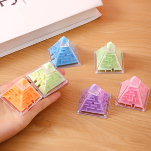 Labyrinthe pyramidal d'autonomie en plastique avec billes roulantes pour enfants de 4 à 7 ans, jouet de développement de l'intelligence - Product Image 3