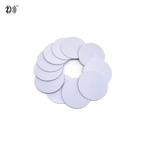 무료 샘플 맞춤형 크기 공장 가격 RFID 태그 NTAG215 <span class=keywords><strong>NFC</strong></span> 태그 재기록 가능한 미니 PVC <span class=keywords><strong>NFC</strong></span> 카드 13.56MHz 게임용 - Product Image 1