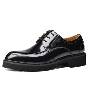 Zapatos de Vestir Clásicos de Lujo para Hombre con Diseño de Puntera de Alas y Acabado Brillante, Zapatos Formales de Cuero con Cordones - Product Image 4