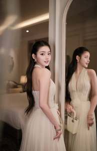 Robe de Demoiselle d'Honneur Quotidienne à Fleurs 3D, Vente en Gros OEM, Élégante Robe Femme Épaules Dénudées en Dentelle Tissée Plissée en Tulle Coupe A-Line Respirante - Product Image 6