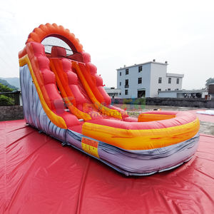 Toboggan aquatique commercial extérieur pour enfants, couleur marbre lave, avec piscine gonflable et structure de jeux aquatiques. - Product Image 1
