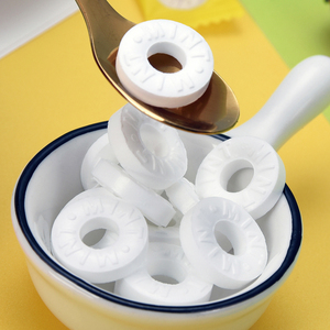 Love Mint Comprimés de <span class=keywords><strong>chewing</strong></span>-<span class=keywords><strong>gum</strong></span> sans sucre 0 Saccharose 0 Graisse Arrêter de fumer Artefact avec Cercle Saveur de fruits Snack Emballé dans un sac - Product Image 4