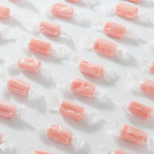 Bonbons gélifiés fruités à la saveur de fraise moelleux en gros dans un sac avec des options multicolores et un emballage personnalisable - Product Image 2