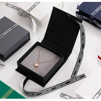 Nuovo Design Eco-Friendly Riciclabile Scatola Magnetica per Gioielli e Anelli Stile Libro con Coperchio in Schiuma e Inserto in Velluto Scatola Dorata