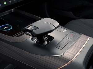 Voiture à essence neuve Changan Yida 2023 Lamore fabriquée en Chine, en stock, modèle haut de gamme berline 1.5T GDI DCT, voiture à essence bon marché - Product Image 5