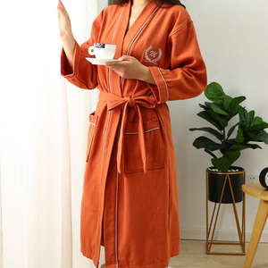 Di alta qualità Private Label di lusso in cotone Waffle <span class=keywords><strong>accappatoio</strong></span> morbido tessuto da <span class=keywords><strong>uomo</strong></span> e da <span class=keywords><strong>donna</strong></span> Kimono per adulti salone di bellezza SPA - Product Image 3