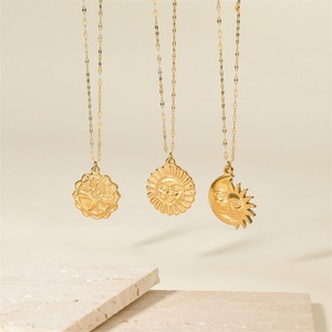 สร้อยคอจี้พระอาทิตย์พระจันทร์สแตนเลสสตีลชุบทอง 18k แบบปรับแต่งได้ - Product Image 4