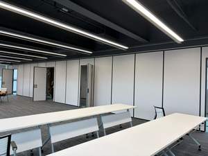 Parete Divisoria Mobile con Isolamento Acustico per Aule Scolastiche e Uffici - Product Image 4