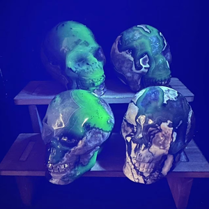 Bán buôn Chất lượng cao tay khắc núi lửa mã não hộp sọ với UV phản ứng màu xanh lá cây huỳnh quang để trang trí - Product Image 2