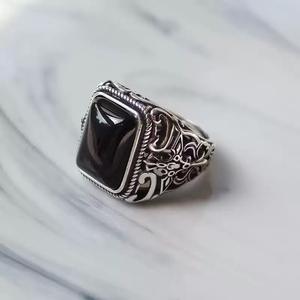 Cincin Terbuka Pria Vintage S925 Alloy dengan Inlay <span class=keywords><strong>Onyx</strong></span> Hitam Alami Desain Kreatif Perhiasan untuk Dipakai Sehari-hari - Product Image 3