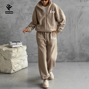 Ensemble survêtement en molleton polaire sherpa à deux pièces avec logo personnalisé, veste zippée surdimensionnée et pantalon de survêtement, vêtements d'hiver pour femmes - Product Image 1