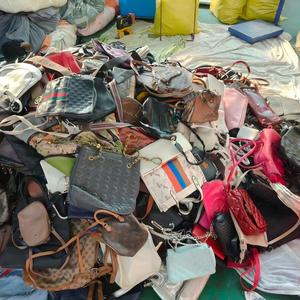 Pacchetto Misto di <span class=keywords><strong>Borse</strong></span> di Seconda Mano per Donna a Prezzo All'Ingrosso, <span class=keywords><strong>Borse</strong></span> Usate Premium per Signore - Product Image 6