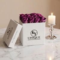 Boîtes cadeaux en velours noir avec logo estampé, emballage floral, boîte cadeau carrée blanche pour roses, laminage mat, gaufrage, revêtement UV recyclé