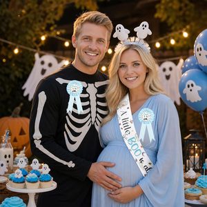 Décorations de fête prénatale d'Halloween : Écharpe « Un petit Boo est bientôt là » bleue, kit de corsages « Future maman et papa » avec citrouille, fantôme et chauve-souris - Product Image 4