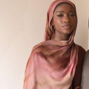 Voile musulman tendance 2026 avec logo personnalisé, vente en gros, respirant, 4 saisons, élégant, modeste, imprimé, en modal pour femme - Product Image 1