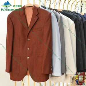 Vêtements d'occasion en gros pour hommes : Costumes, Chemises de bureau, Balles de vêtements usagés des États-Unis - Product Image 3