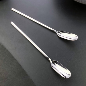 Cuchara de té de acero inoxidable con mango largo, diseño plano minimalista, duradera, para café, té, miel, postres, para agitar y mezclar - Product Image 1