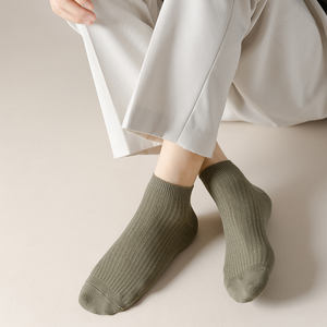 नए ट्रेंडी पुरुषों के कपास रिब शुद्ध रंग छोटे टखने के पसीने को अवशोषित कर रहे सांस लेने योग्य मोजे - Product Image 4