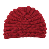 Vente en gros d'accessoires pour cheveux avec logo personnalisé Bonnet d'hiver blanc tricoté en acrylique chaud pour l'extérieur Turban à fleurs perlées pour femmes