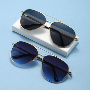 メンズダブルビームサングラス　おしゃれなアウトドアスポーツ用大型フレーム　ドライバー向けメタルUV400保護サングラス　<span class=keywords><strong>2026</strong></span> - Product Image 3