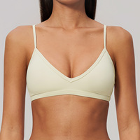Nouvelle Arrivée 2026 Soutien-gorge de yoga brossé à fines bretelles, décolleté en V profond, dos croisé, coussinets amovibles, haute élasticité pour femme, idéal Pilates et Fitness
