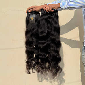 Paquets de cheveux vierges indiens non traités avec frontal Hd paquets de cheveux humains Deepwave cheveux bouclés bruts de la tempe vente en gros - Product Image 2