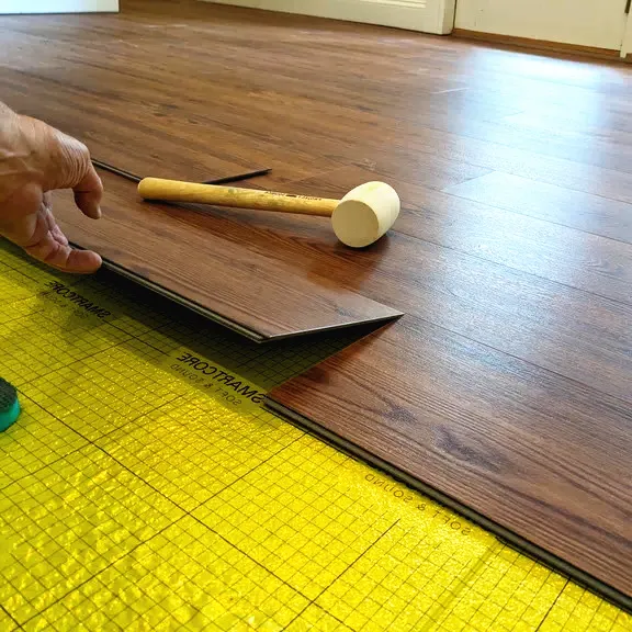 Piastrelle per tappeto impermeabile con rivestimento rigido, pavimento in laminato,