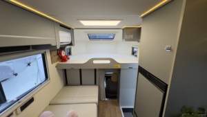 La autocaravana Changan al por mayor más vendida en China 4X4 New RV Extra Large Space Long Endurance RV Camp Adventure RV Motorhome - Product Image 6
