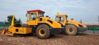 Compacteur à tambour simple lourd YZ39 39T, puissance 280KW, force de compactage 930KN, pompe à engrenages, roulement, rayon de braquage court pour asphalte