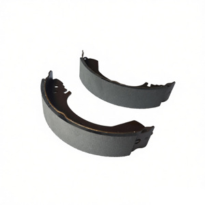 PIÈCES AUTO Plaquettes <span class=keywords><strong>de</strong></span> frein 04495-26240 04495-04010 04495-26240 pour TOYOTA HIACE Meilleure qualité Accepte la personnalisation - Product Image 1
