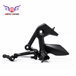 Reposapiés negro para motocicleta <span class=keywords><strong>Renhang</strong></span> ADC12 original de fábrica para colocación inferior en los Sistemas de carrocería Italika 250 - Product Image 2
