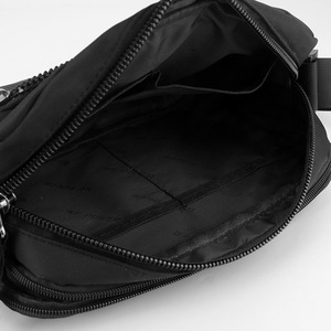 Sac bandoulière en nylon personnalisé avec logo, léger, pour homme, idéal pour le bureau, les voyages quotidiens et les affaires. - Product Image 4