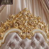 Lit double en bois massif européen sculpté 1,8 m Lit Queen avec tissu français pour villa Chambre principale Meubles de maison Lit de mariage