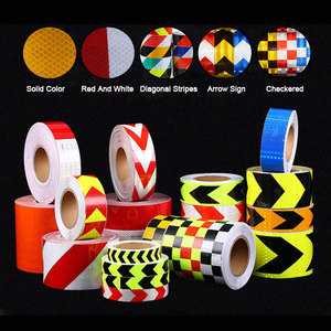 Vinilo Reflectante de Seguridad de Una Cara con Diseño de Panal de Abeja Ultra Traffic, Rojo y Blanco, Ecológico, Impermeable y Resistente a los Rayos UV - Product Image 5