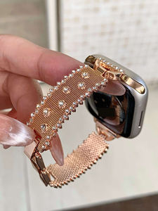 สายนาฬิกาข้อมือผู้หญิงแบบหรูหราประดับเพชรพลอยรูปใบโคลเวอร์ พร้อมเคสสำหรับ Apple Watch ขนาด 38 มม. 40 มม. 41 มม. 42 มม. 44 มม. 45 มม. 49 มม. - Product Image 4