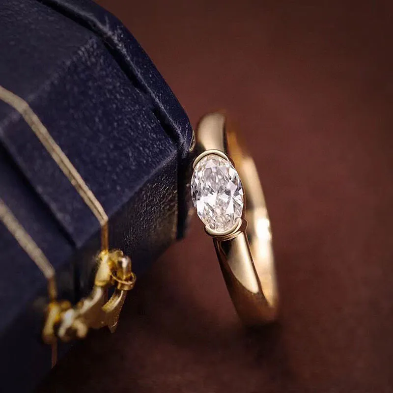 Potongan Oval 18K cincin pertunangan berlian alami emas padat Set tegangan setengah cincin pernikahan soliter cincin janji berlian