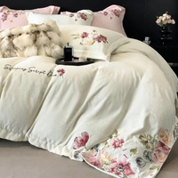 Ensembles de literie brodés en molleton de luxe Nouveaux modèles Housse de couette Taille King Size Marché saoudien