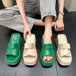 ताइयू नई शैलियाँ समर लेडीज़ प्लेटफ़ॉर्म वेज सॉफ्ट फ़ैशन महिलाओं के जूते बीच चाइना सैंडल क्रॉस